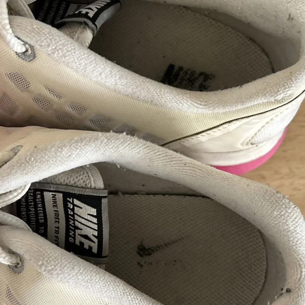 Nike Womens Free TR Fit 429785-101 White Pink Running Shoes Sneakers Sz 9.5M‎